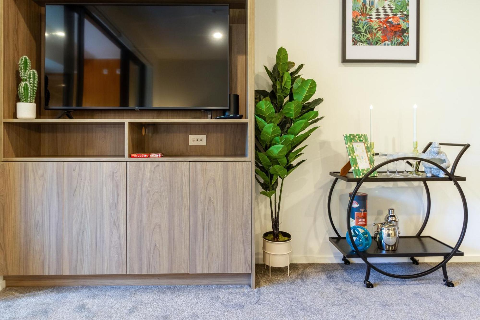 כרייסטצ'רץ' Cozy 1-Bed Apartment With Park Views, Sleeps 4 מראה חיצוני תמונה