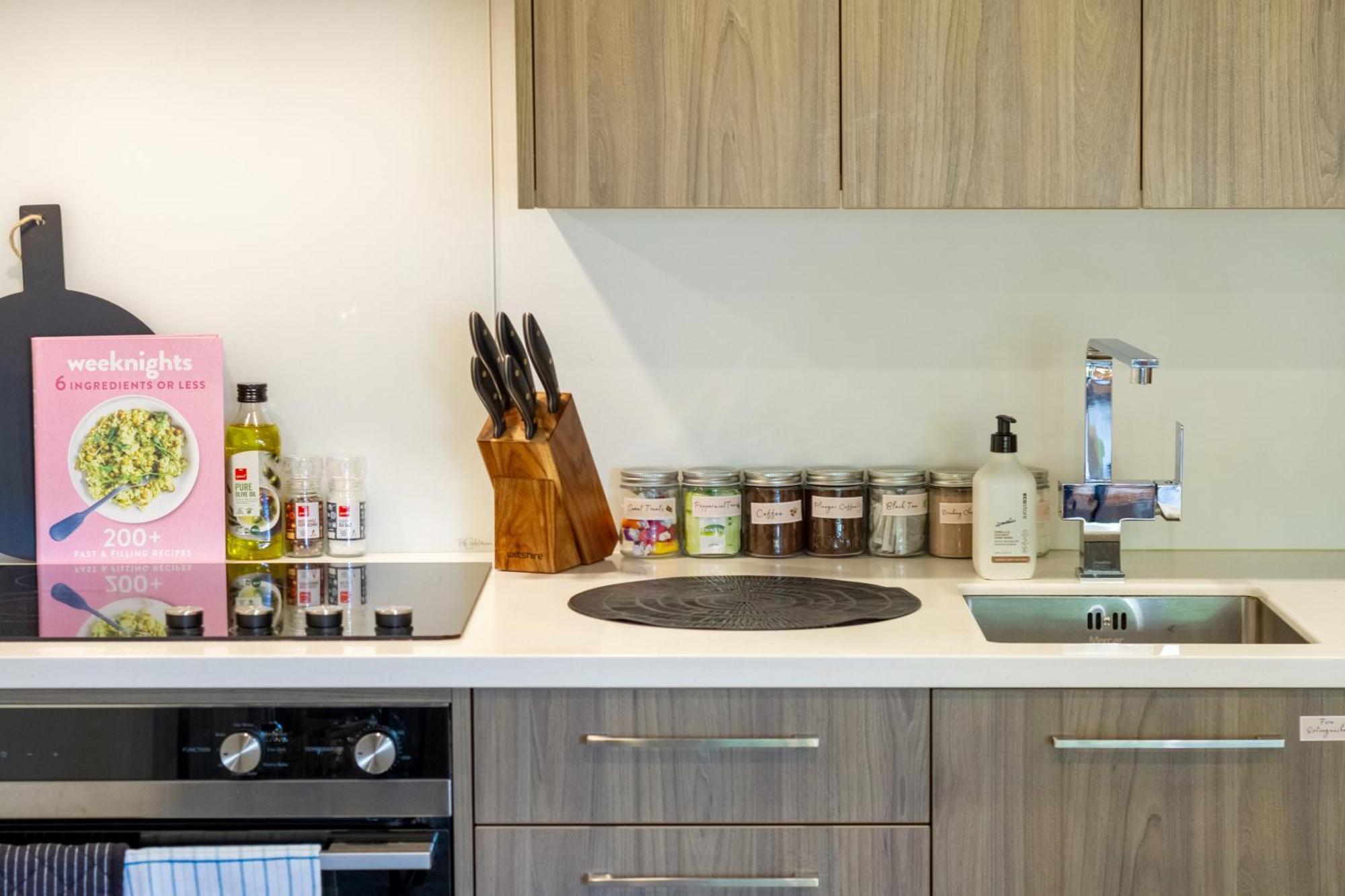 כרייסטצ'רץ' Cozy 1-Bed Apartment With Park Views, Sleeps 4 מראה חיצוני תמונה